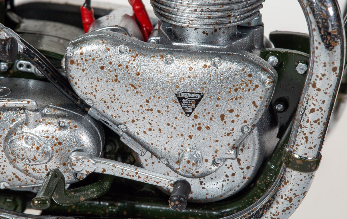 The Great Escape Triumph TR6 Trophy Motorcycle (Weathered) - 1:12 Scale - CC08501