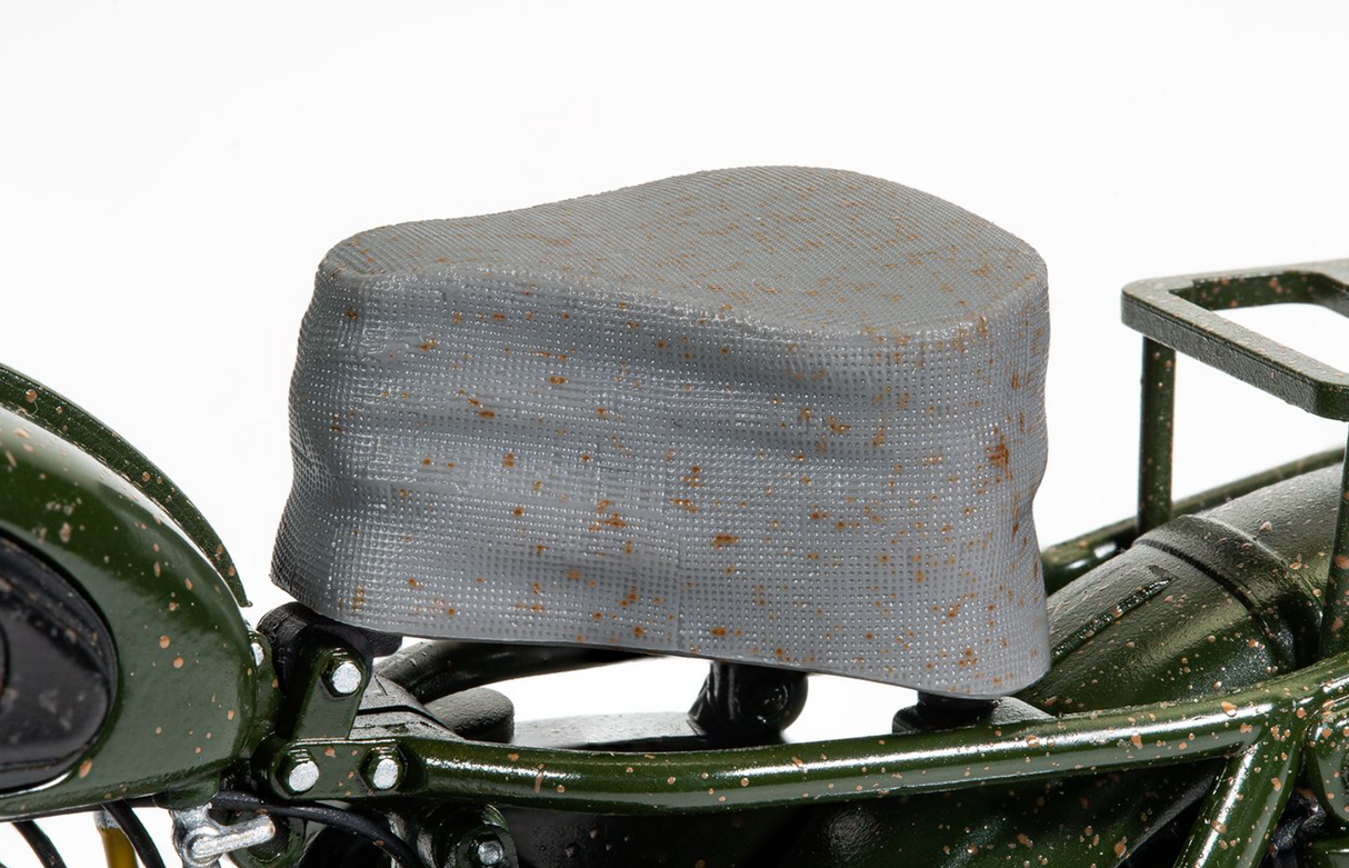 The Great Escape Triumph TR6 Trophy Motorcycle (Weathered) - 1:12 Scale - CC08501