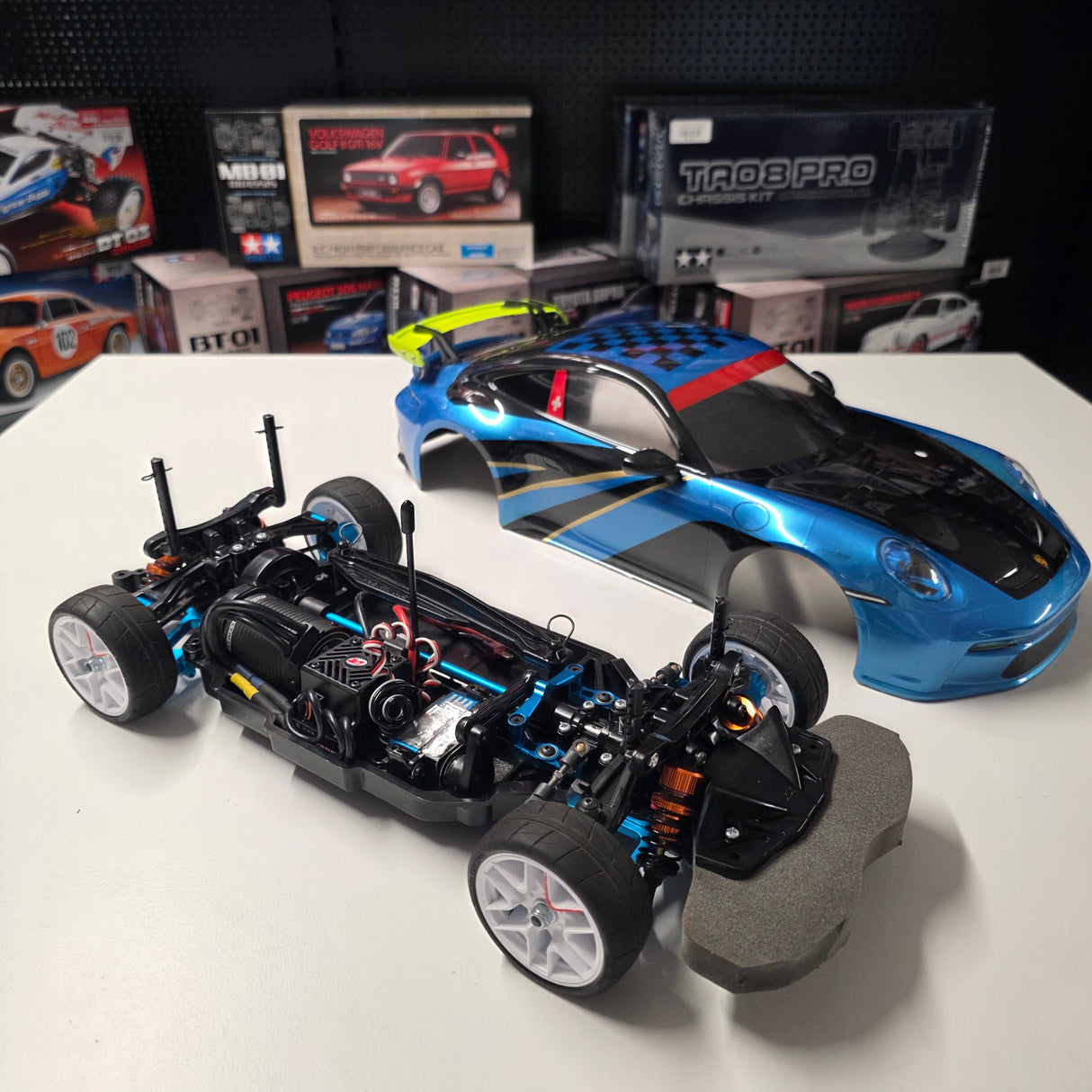 PRE OWNED Tamiya TT-02 + Robitronic Razer ten G2 Brushless Combo 60A 3652 3000kV + Yeah Racing Servo